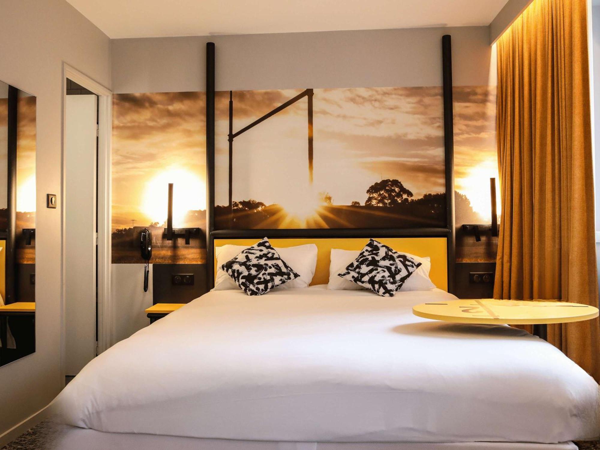 Ibis Styles Clermont-Ferrand Republique Hotel Bagian luar foto