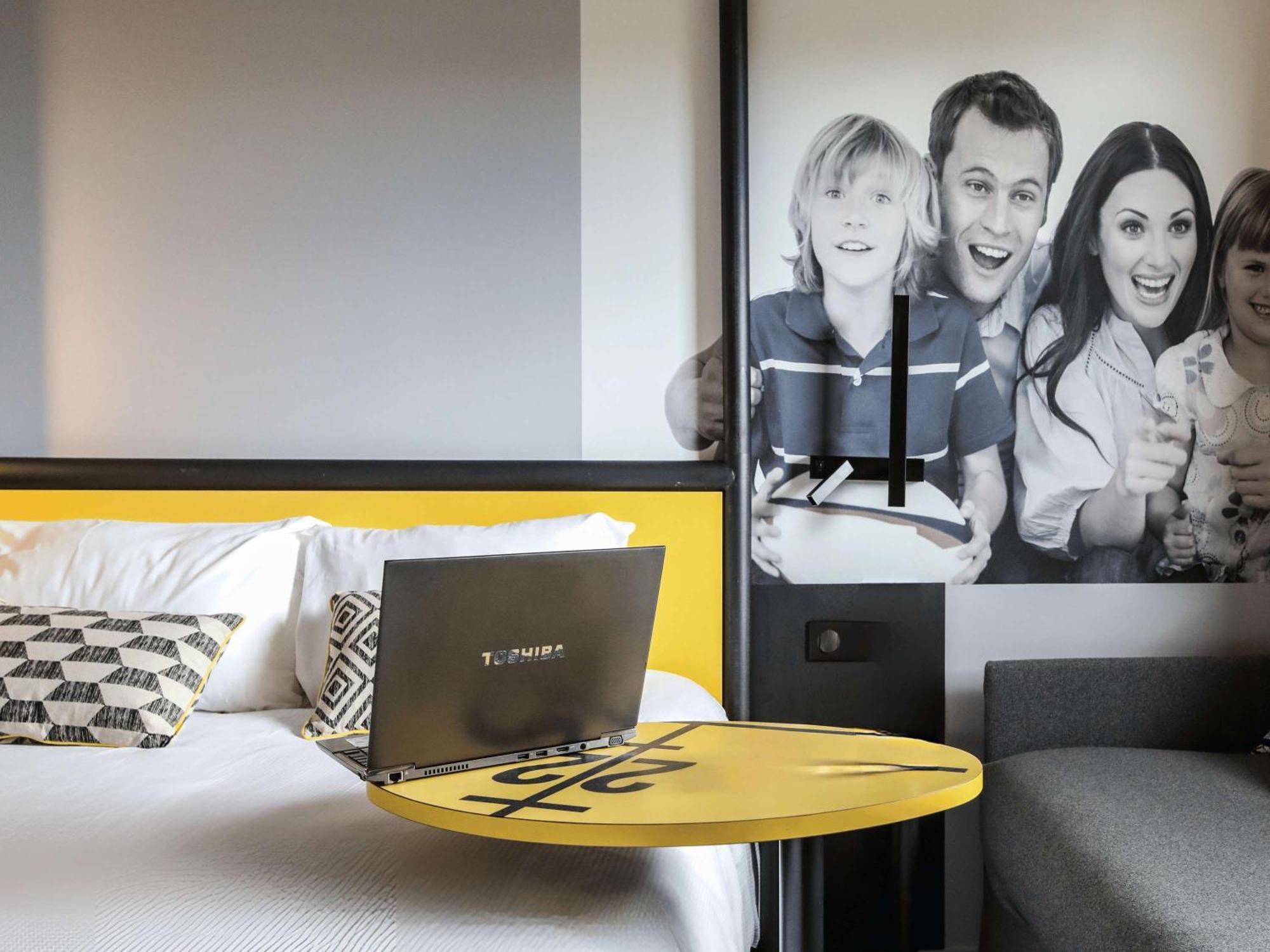 Ibis Styles Clermont-Ferrand Republique Hotel Bagian luar foto