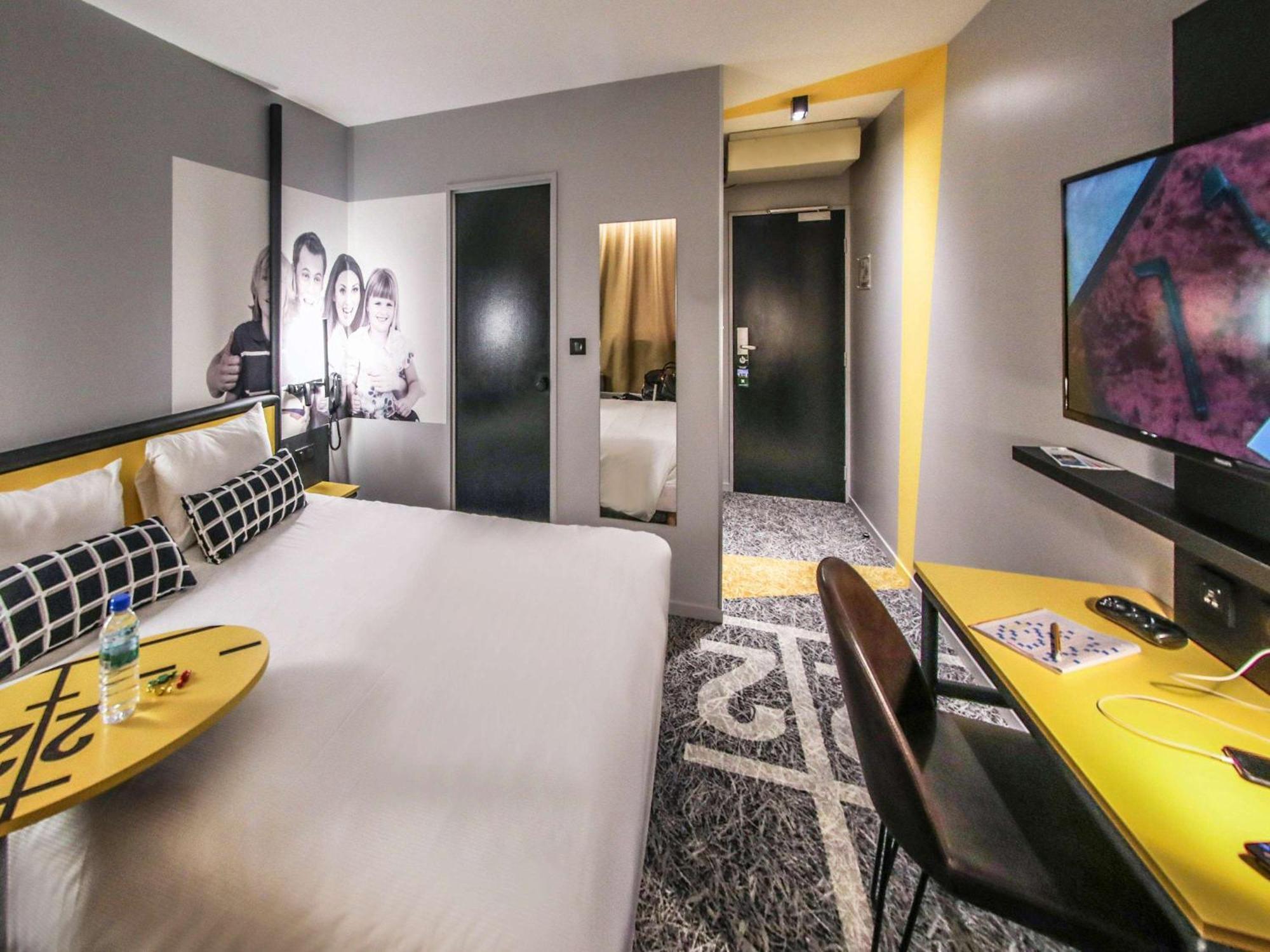 Ibis Styles Clermont-Ferrand Republique Hotel Bagian luar foto