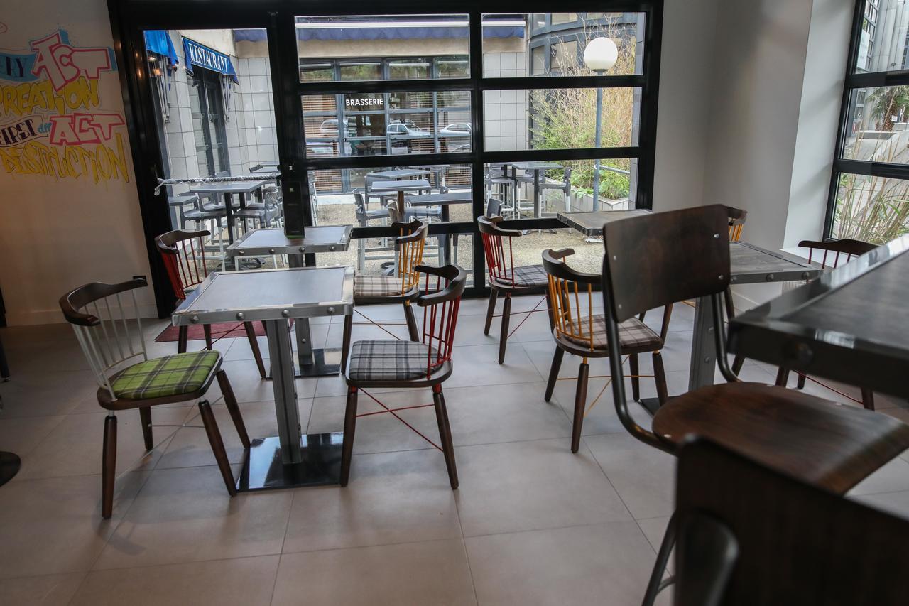Ibis Styles Clermont-Ferrand Republique Hotel Bagian luar foto